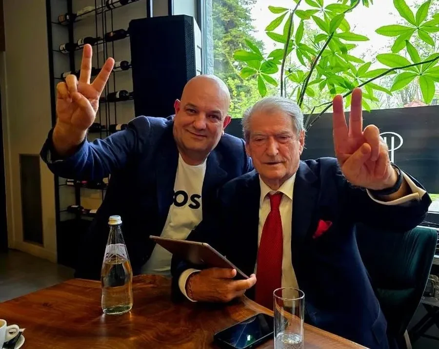 Ilir Vrenozi shpërthen ndaj demokratëve: S'mban më ujë