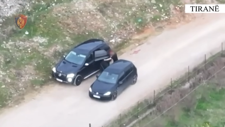 EMRAT/ Goditet grupi i trafikantëve të armëve
