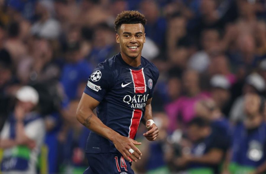 PSG çon në Paris kupen e Ligës së Kampionëve me