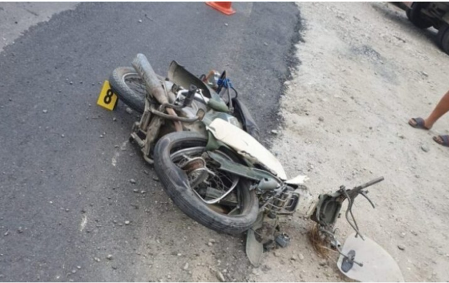Aksident fatal në Vlorë, motori me dy të rinj përplaset me