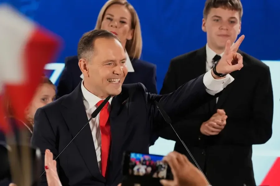 Lideri pro-rus fiton zgjedhjet në Poloni, shqetësime për
