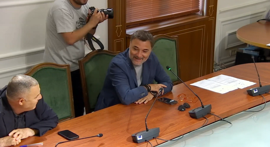 Mbeti jashtë Kuvendit, Alibeaj në komision: 10 prej nesh s’kemi