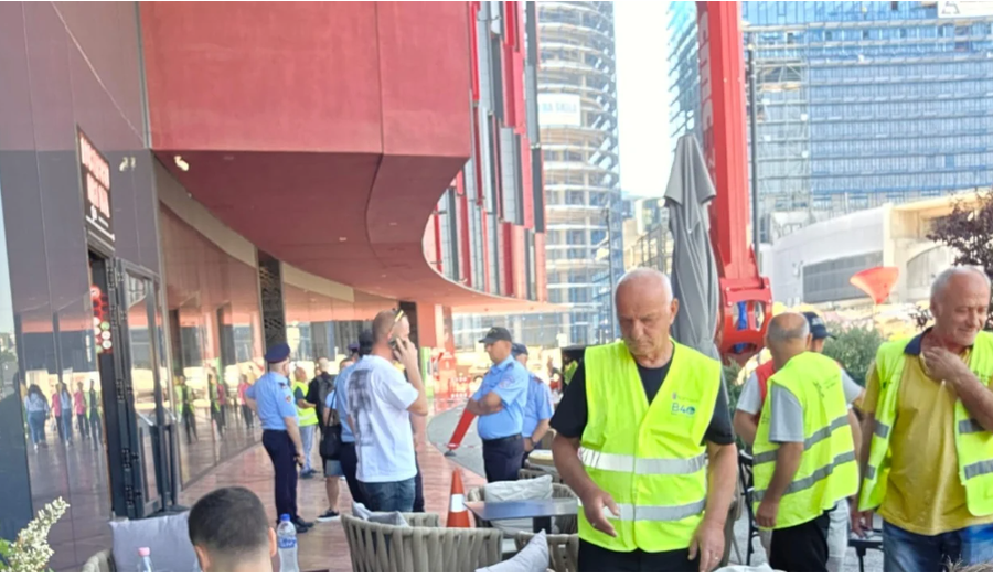 Tirana përgatitet për ndeshjen me Serbinë, nis çmontimi i