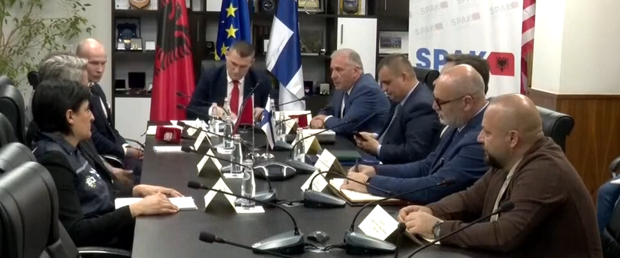 Shqiptarët, “truri” i rrjeteve ndërkombëtare të