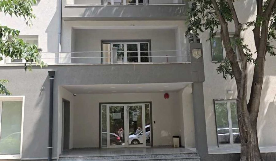 Krizë drejtimi në Kadastrën e Vlorës! Drejtori largohet pas