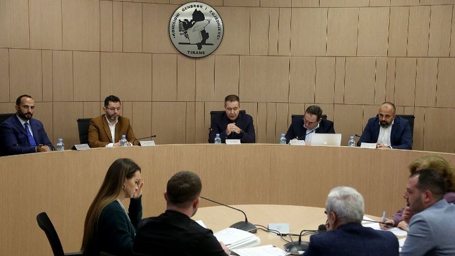 Hapja e kutive në qarkun Tiranë, KQZ: Na duhen 10 ditë për