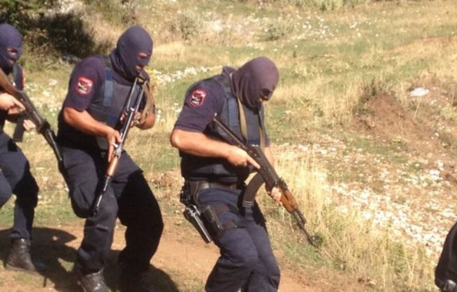 Plagosi me armë zjarri çiftin e bashkëshortëve,
