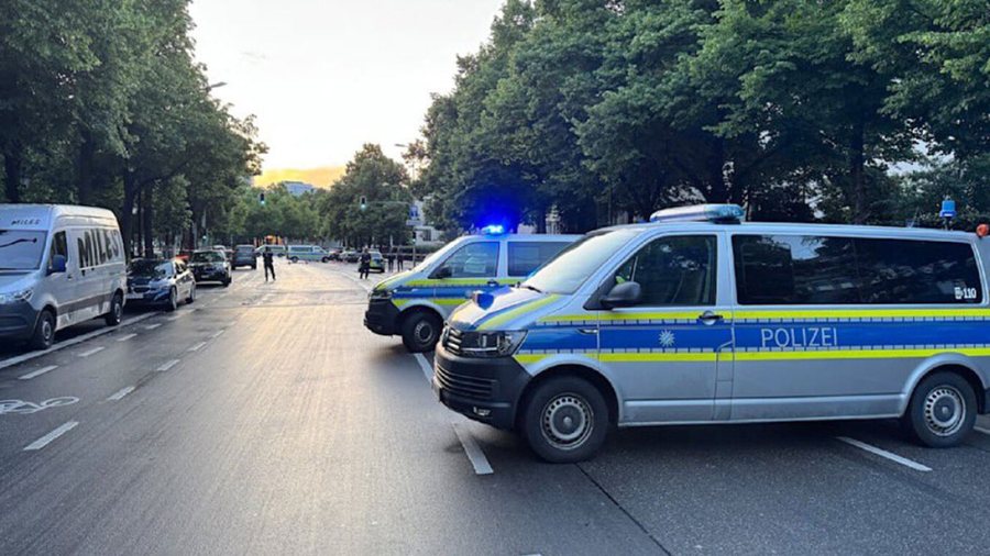 Gruaja sulmoi kalimtarët me thikë në Mynih pranë Oktoberfest