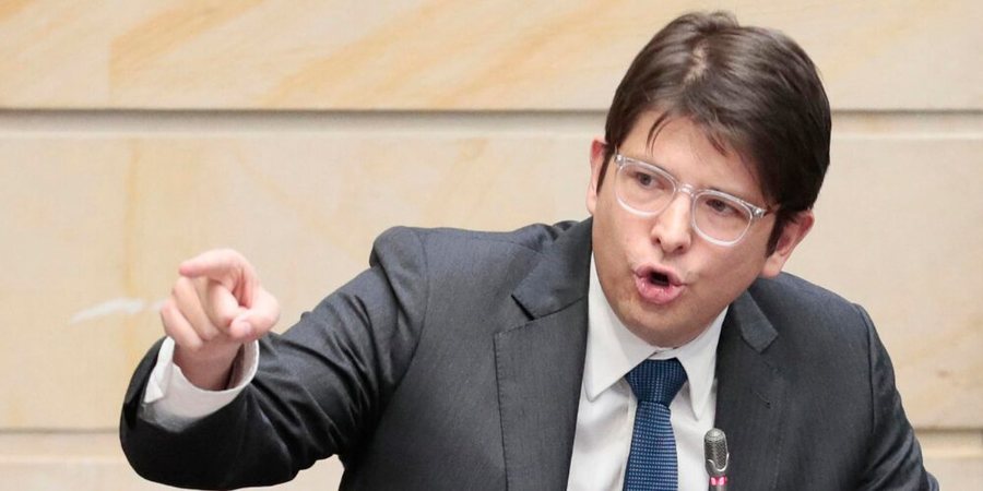 VIDEO / Kandidati për President qëll*het tre herë gjatë
