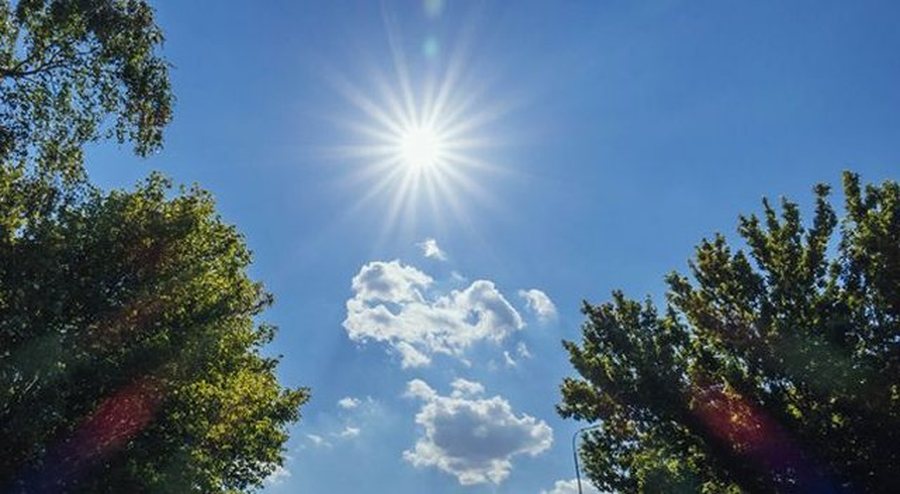 Java nis me mot të nxehtë dhe temperatura të larta