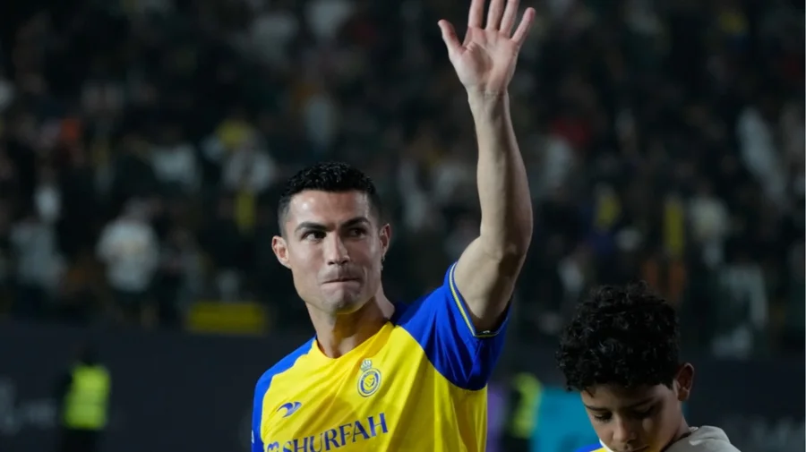 VIDEO/ A do të qëndroj te Al Nasr? Cristiano Ronaldo u jep fund