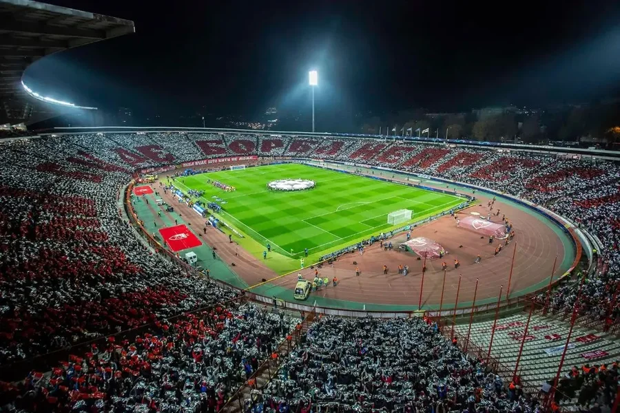 A do lejohen tifozët shqiptarë? Federata Serbe zbulon stadiumin ku do