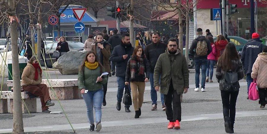 Popullsia zbret në 2.36 mln banorë, nga emigracioni dhe rënia e