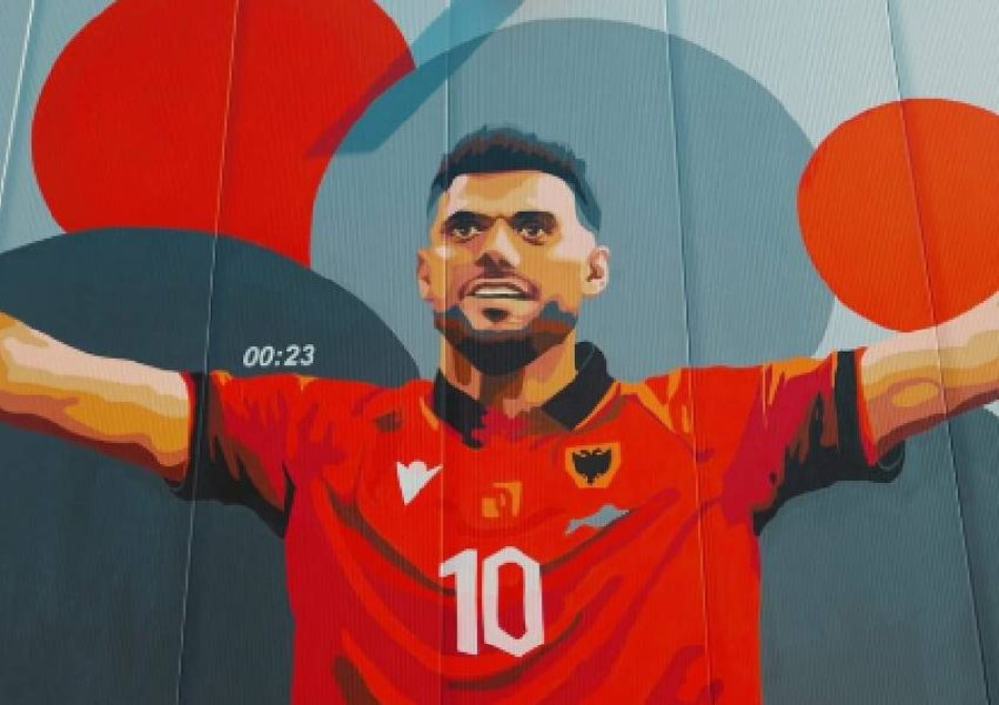 FOTO/ Tetova nderon Nedim Bajramin me një mural gjigant pas paraqitjes