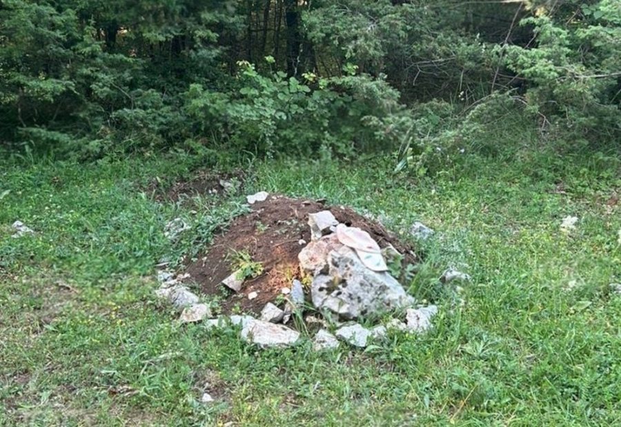 "Gjetëm një varr me trup fëmije”: Vajzat