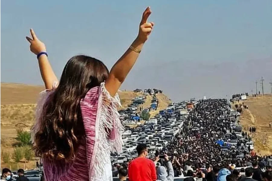 “Nuk është lufta e popullit, por e regjimit”/ Irani