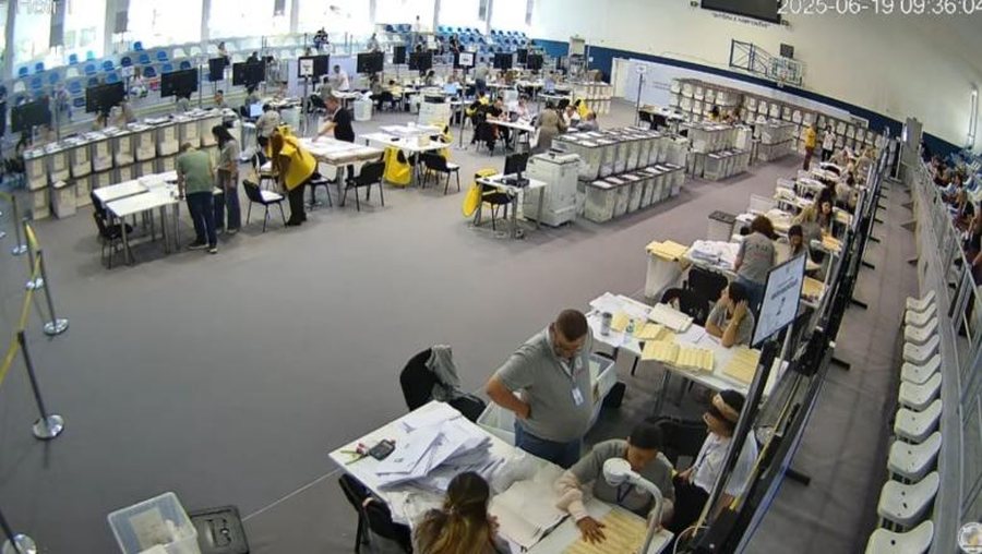 Vijon rinumërimi! Si po ndryshojnë rezultatet në Tiranë, PS