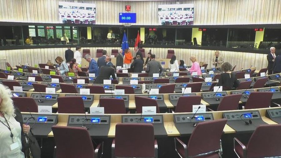 Sherr dhe debat mes PS dhe PD në Strasburg, Beleri i del në mbrojtje