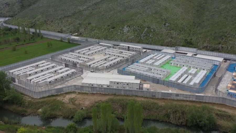 Qeveria merr një tjetër vendim për emigrantët në