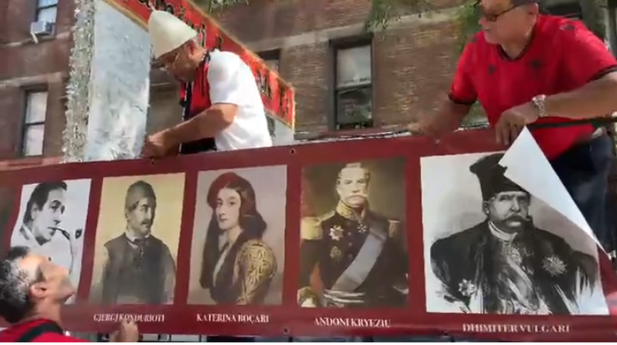 VIDEO/ Kryebashkiaku i Nju Jorkut mirëpret qindra shqiptarë në