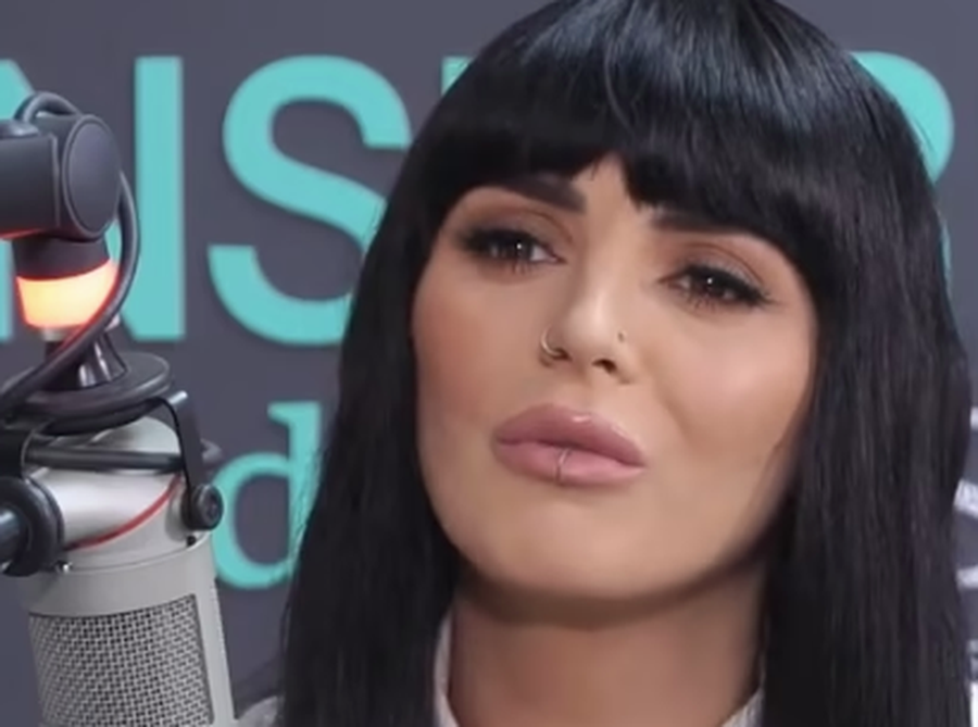 Me lot në sy, Fifi rrëfen për herë të parë