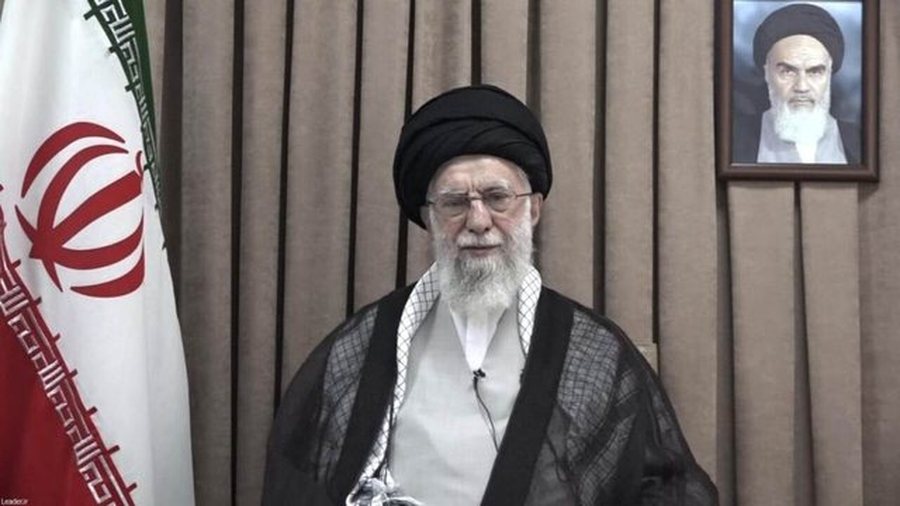 Iran: Udhëheqësi i zhdukur, vendi në errësirë