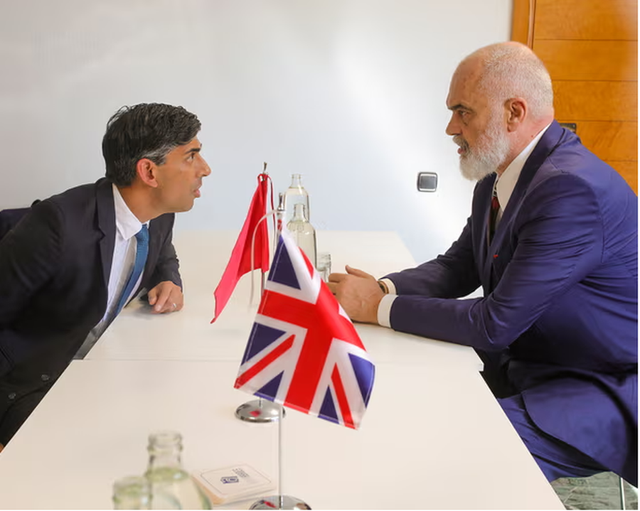 Britania kërkon kampe për emigrantët, Rama për ‘The