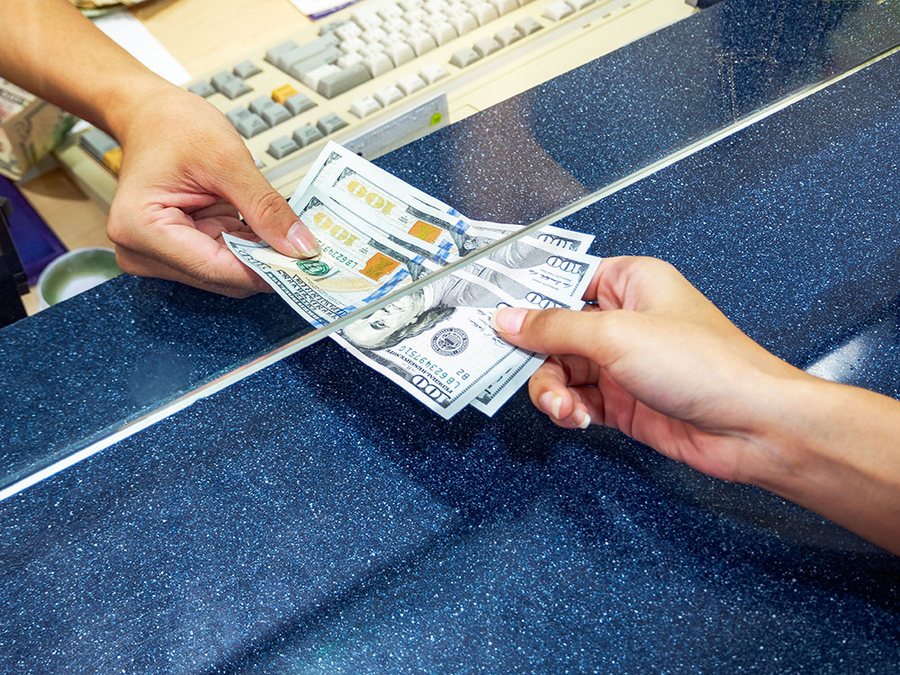 Këmbimi valutor për ditën e sotme/ Me sa blihen e shiten dollari