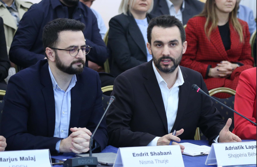 Lapaj foli për bashkim të dy partive, Shabani: I lirë të