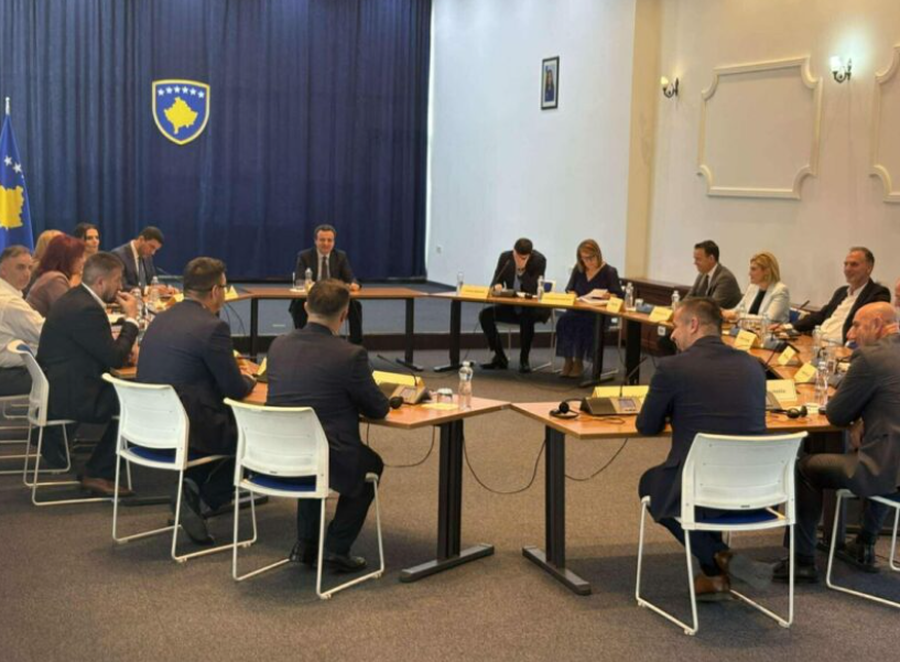 Ngërçi politik në Kosovë, nis takimi i Kurtit me