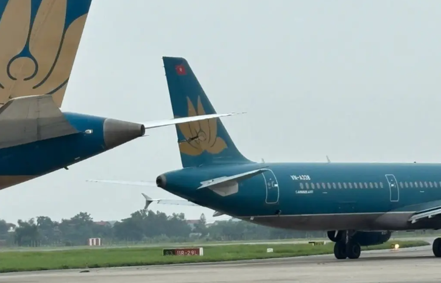 VIDEO/ Po përgatiteshin për të udhëtuar, dy avionët