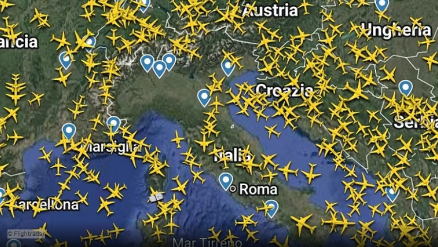 Kaos me fluturimet në Itali: Defekti në qendrën e radarëve,