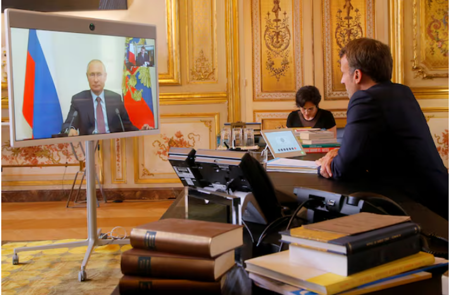Macron bisedë telefonike me Putin pas 3 vitesh, kushti i presidentit rus: