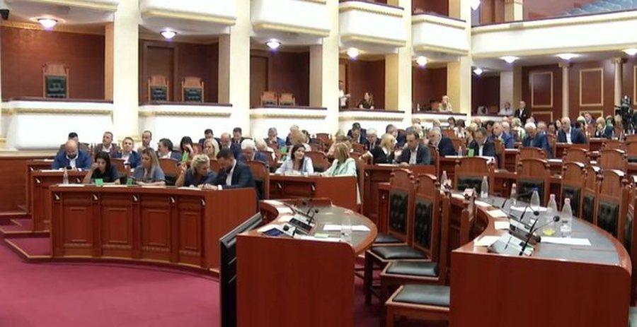 'Siç nisi, bitisi'! PS miraton e vetme ligjin kundër