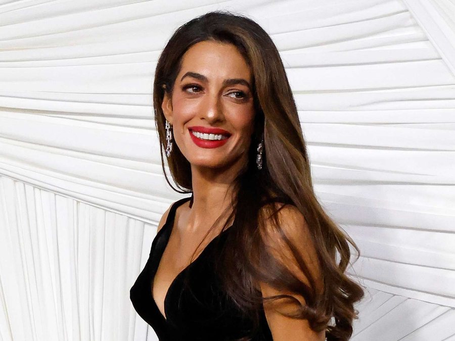 'Kam një shportë', Amal Clooney zbulon pse ua merr telefonat