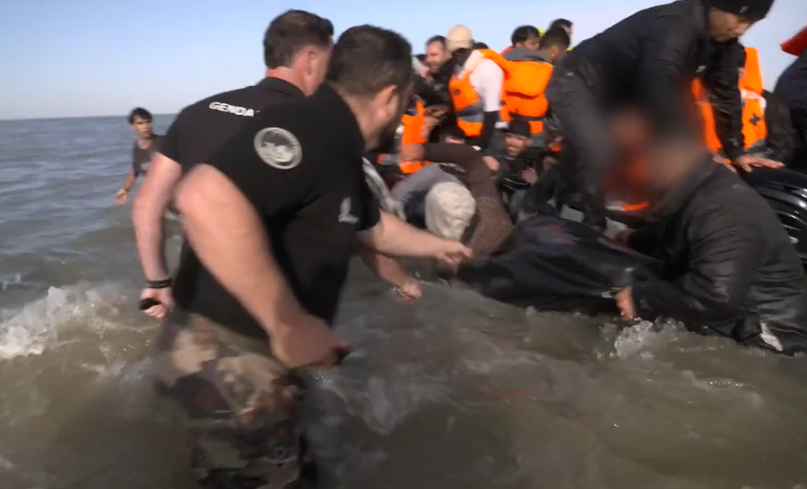 Franca me taktikë të re për të penguar emigrantët drejt