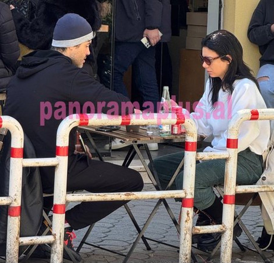 FOTO/ Aktori i njohur Nik Xhelilaj shfaqet në Tiranë me një