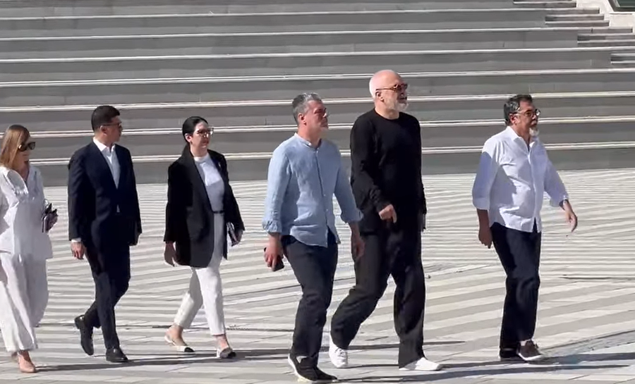 Pasi shkarkoi të gjithë drejtorët, Rama sërish në