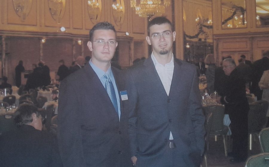 45 vite nga lindja e Gerti Bogdanit, vëllai i tij prek me një dedikim