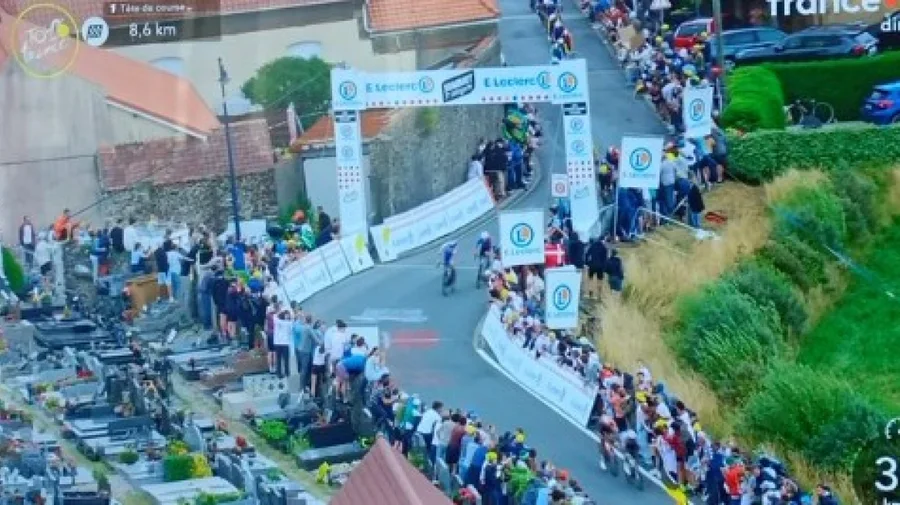 Tour de France: Imazhe të pabesueshme të spektatorëve që