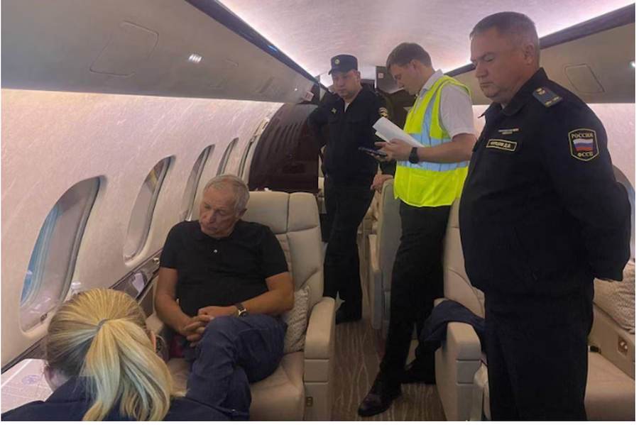Panik te oligarkët rusë pas arrestimit të një miliarderi