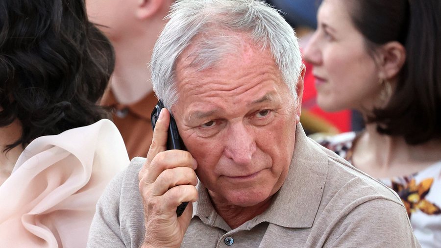 Panik te oligarkët rusë pas arrestimit të një miliarderi