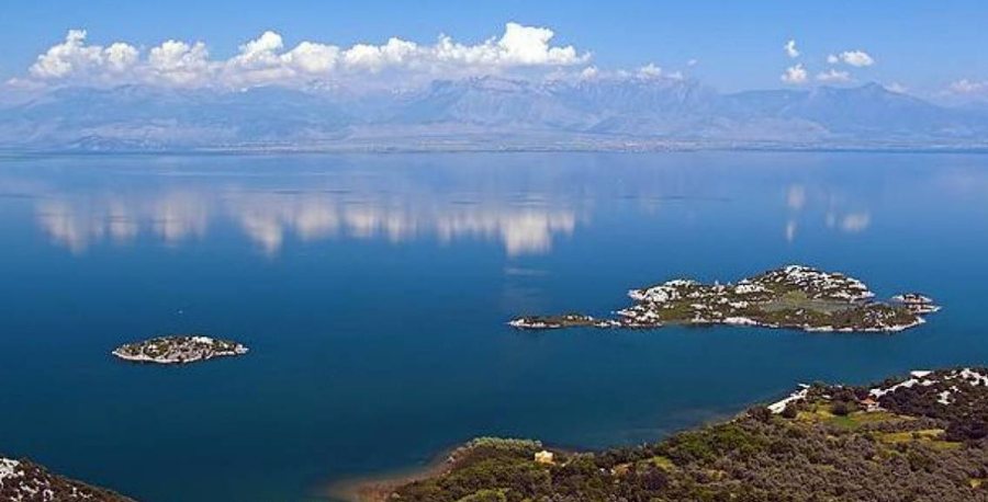 Tragjedi në liqenin e Shkodrës: Mbytet kapiteni i anijes teksa