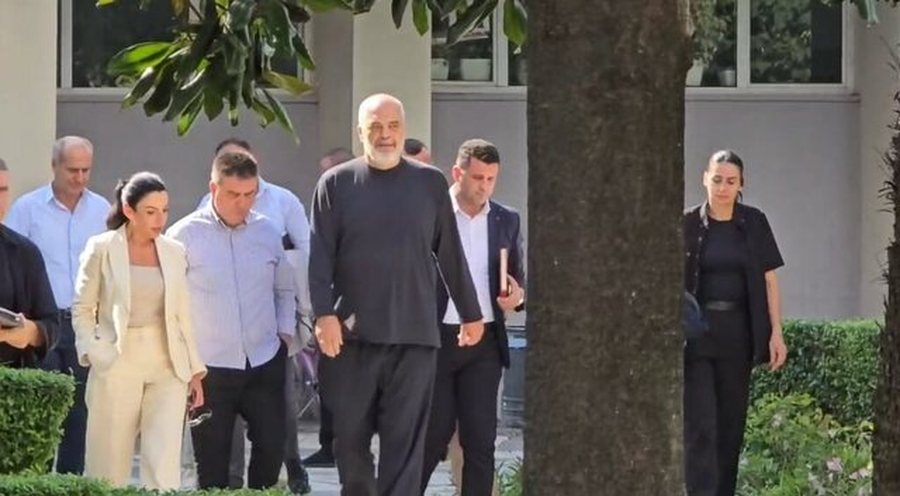 'Na ka vlerësuar me votë'/  I pakënaqur me
