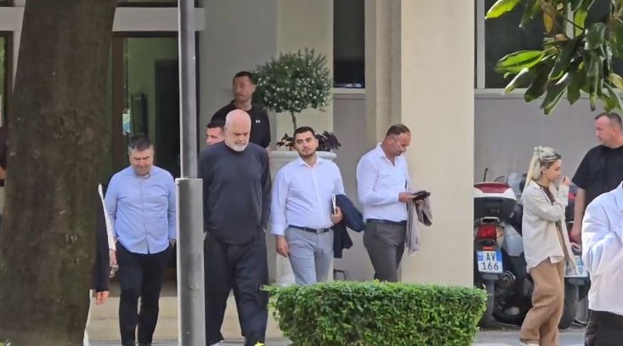 Rama ju dha ultimatum, kush janë Drejtorët e Bashkisë së