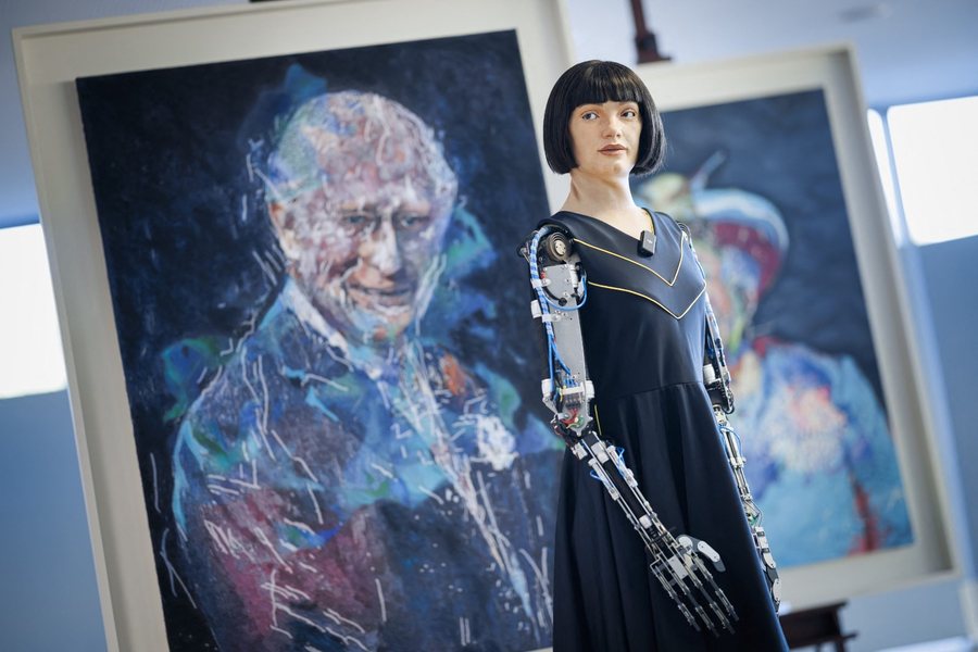 Ky portret i Mbretit Charles u pikturua nga një robot... premton