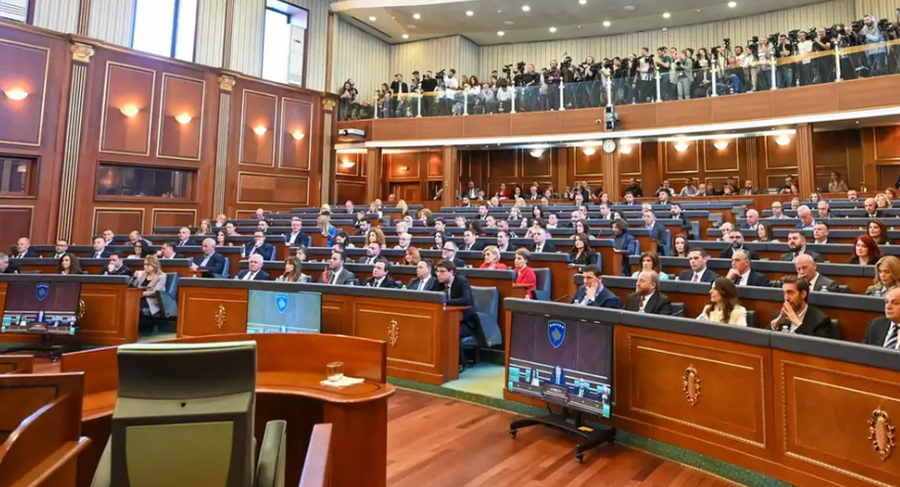 Prej muajsh në ngërç politik, Kuvendi i Kosovës tenton sot