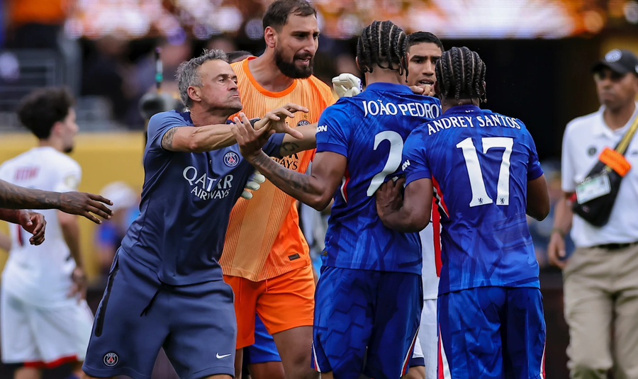 VIDEO/ Moment skandaloz, Luis Enrique shtyn përtokë lojtarin e