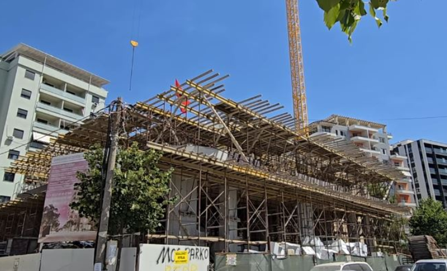 Pallati pa leje në Vlorë u konfiskua pas urdhrit të Ramës,