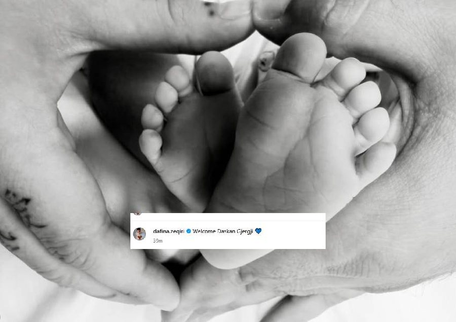 FOTO/ Dafina Zeqiri bëhet nënë për herë të